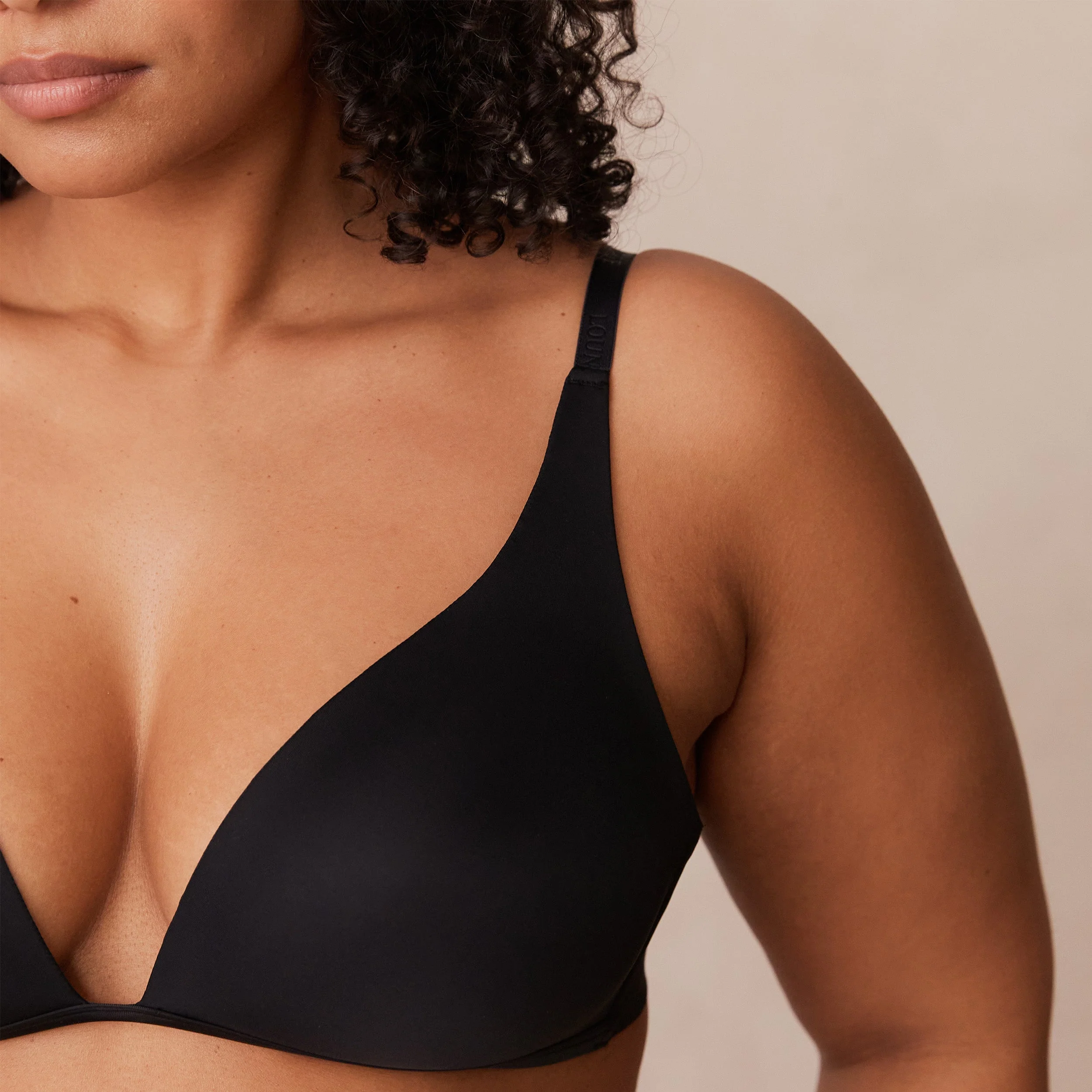 Light Non-wire Plunge T-shirt Bra - Black - Image 10