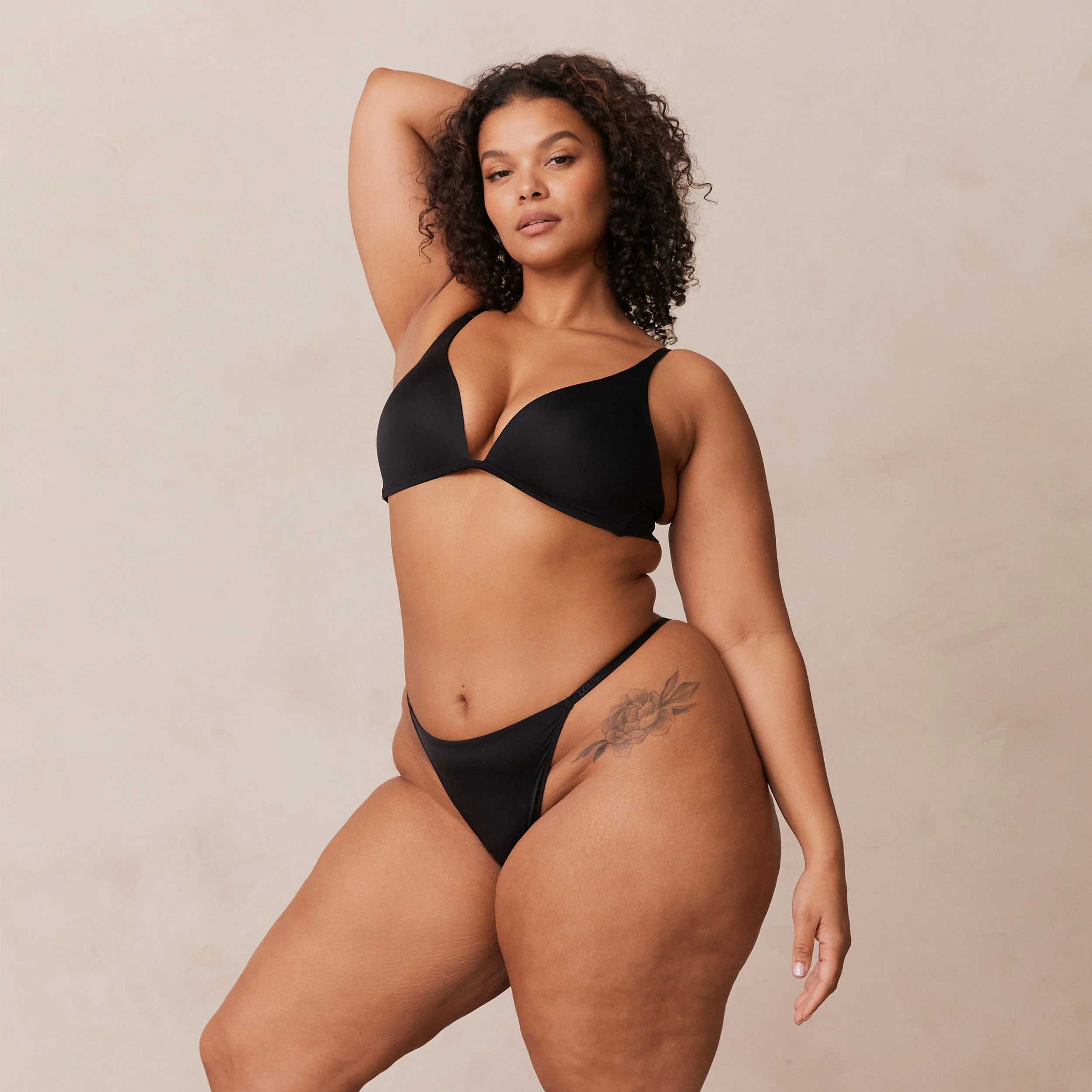 Light Non-wire Plunge T-shirt Bra - Black - Image 11