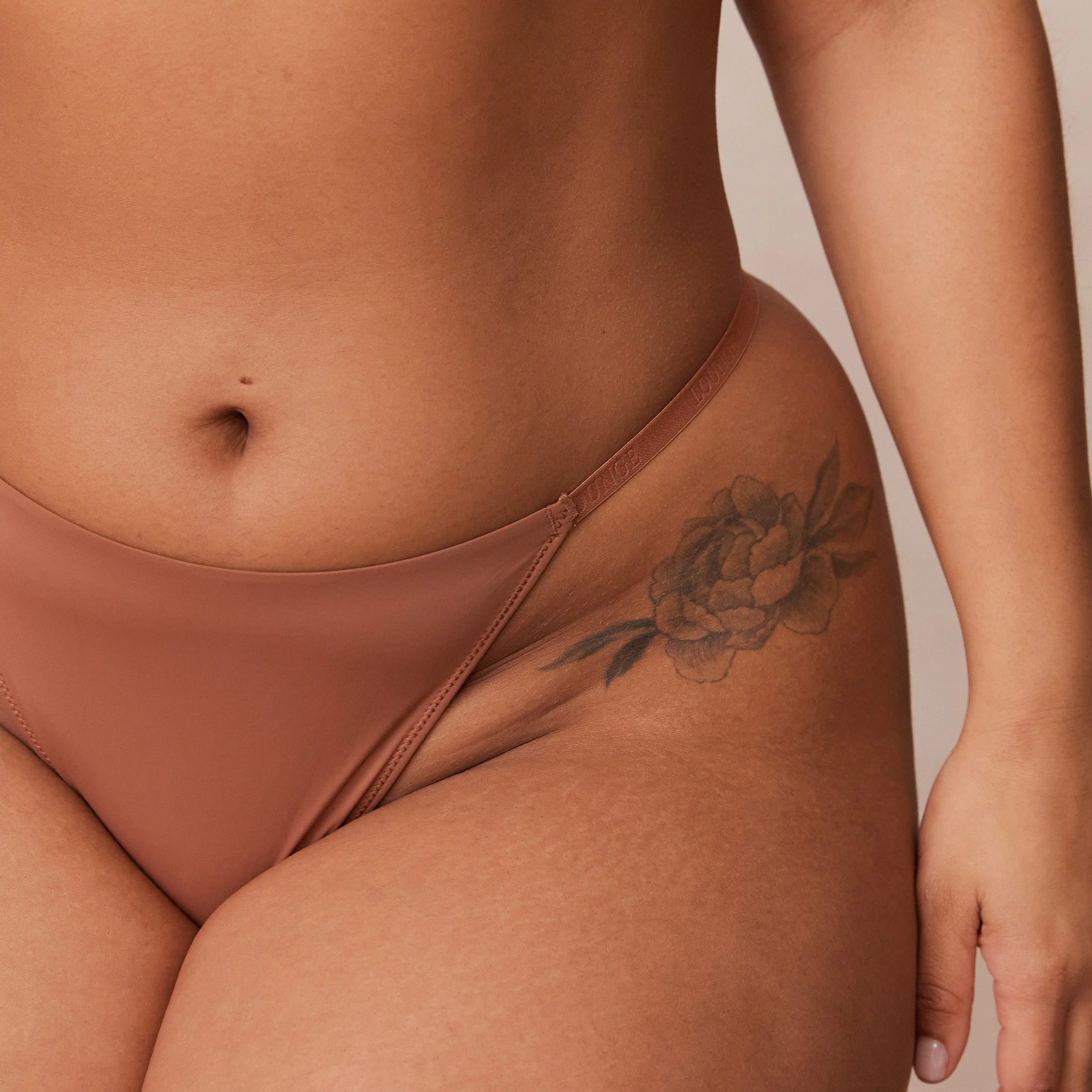 Light Non-wire Plunge T-shirt Bra  - Mocha - Image 24