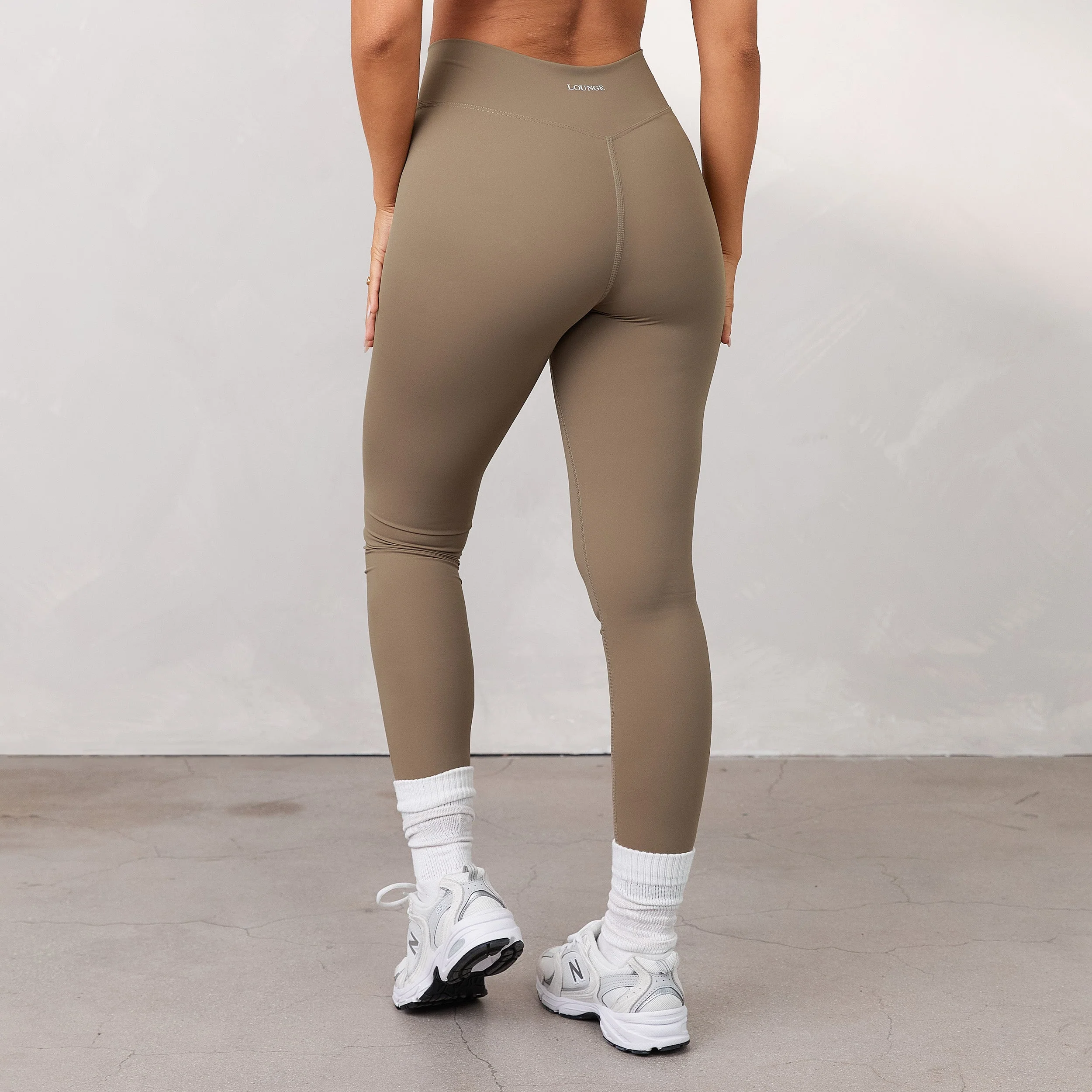Silhouette Crossover Leggings - Dune - Image 3