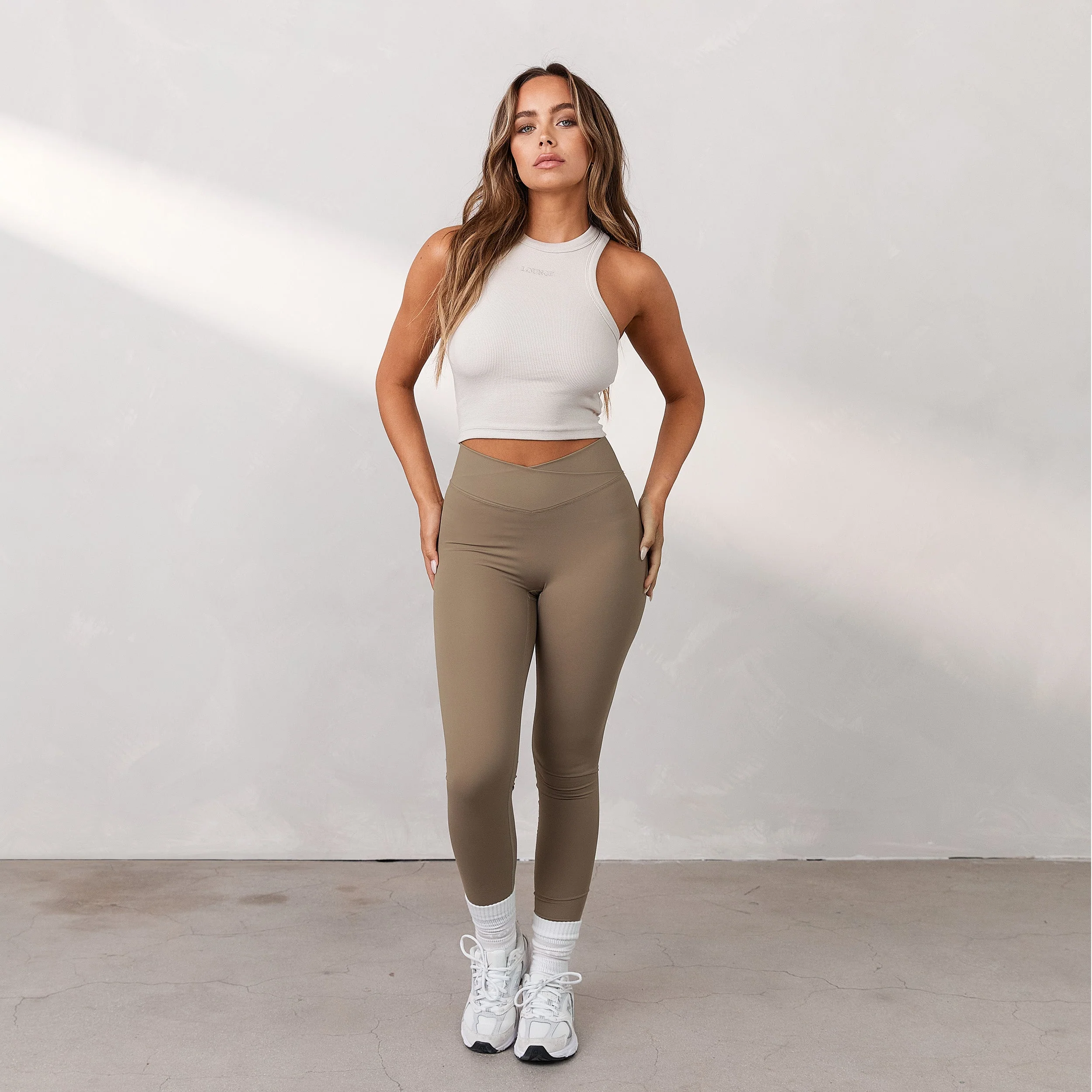 Silhouette Crossover Leggings - Dune - Image 6